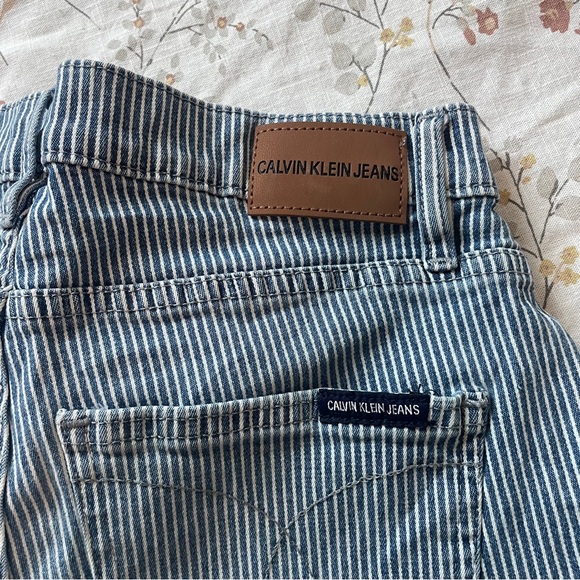 Calvin Klein High Waist Striped Shorts - Picture 4 of 8